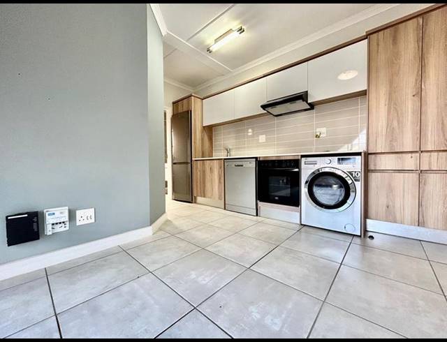 1 BEDROOM APARTMENT FOR SALE IN SILVER LAKES